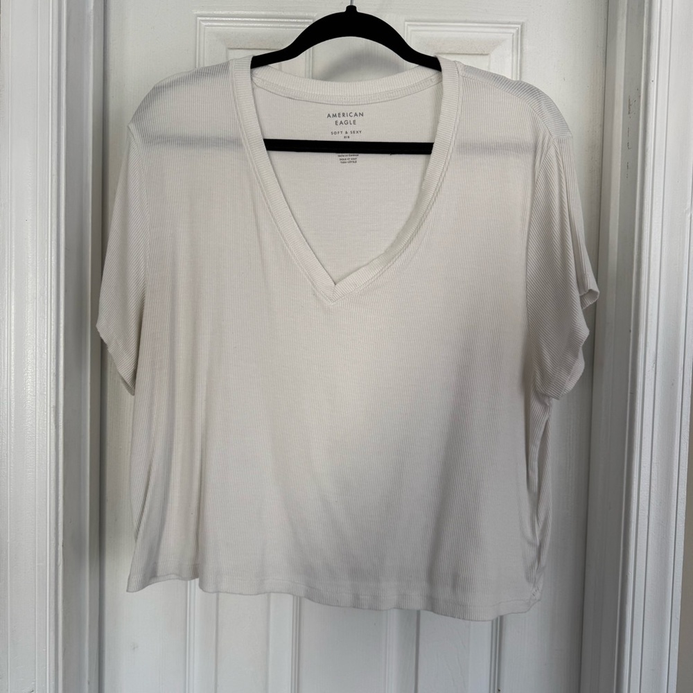 American Eagle V-Neck Short Sleeve Tee